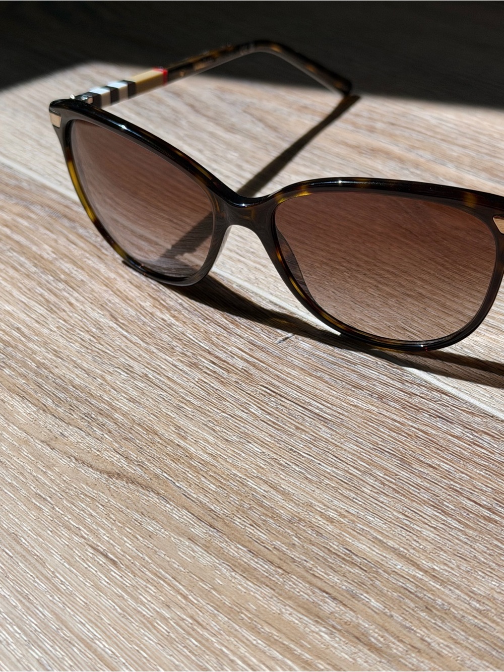 Burberry Brown Cat-Eye Women's Sunglasses (style 4216) - Picture 4 of 6